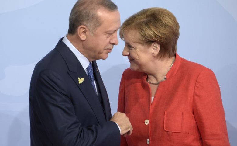 Η-Μέρκελ-παραδέχεται-ότι-ο-Ερντογάν-επεδίωκε-να-ελέγξει-την-τουρκική-κοινότητα-της-Γερμανίας