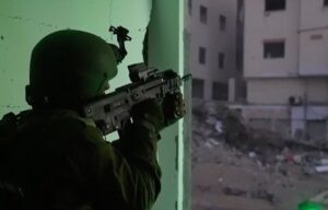 Πόλεμος-στη-Μέση-Ανατολή:-Πτώμα-65χρονης-ομήρου-της-Χαμάς-εντοπίστηκε-κοντά-στο-νοσοκομείο-Αλ-Σίφα-της-Γάζας