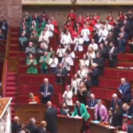 Γάλλοι-βουλευτές-εμφανίστηκαν-στο-κοινοβούλιο-ντυμένοι-με-τα-χρώματα-της-παλαιστινιακής-σημαίας